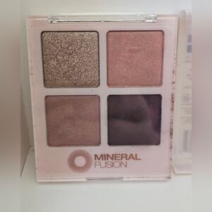 Mineral Fusion Eyeshadow Palette - Girls Night Our